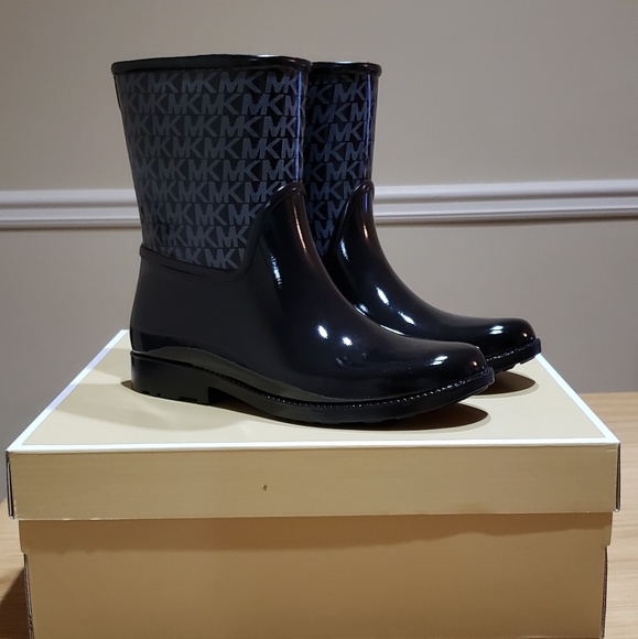 NWOT Michael Kors Rain Boots size 7 - Picture 1 of 8
